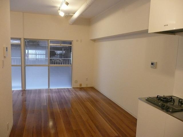 Living. Like designer. Living that continues until Zudon and back