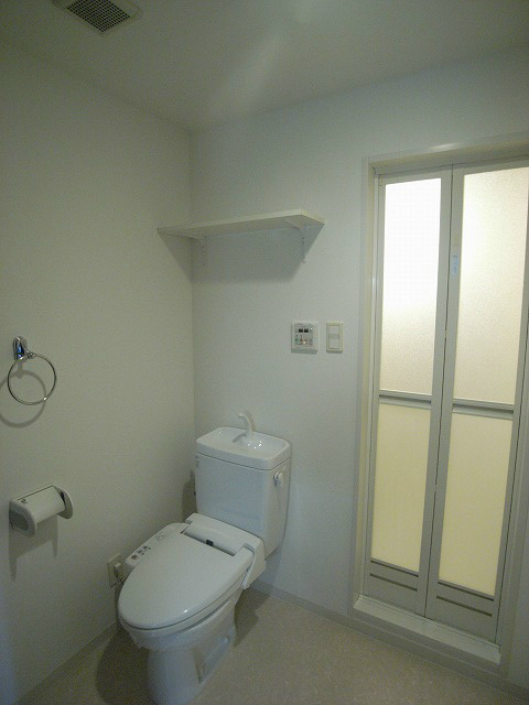 Other. toilet ・ Spacious also wash space. 