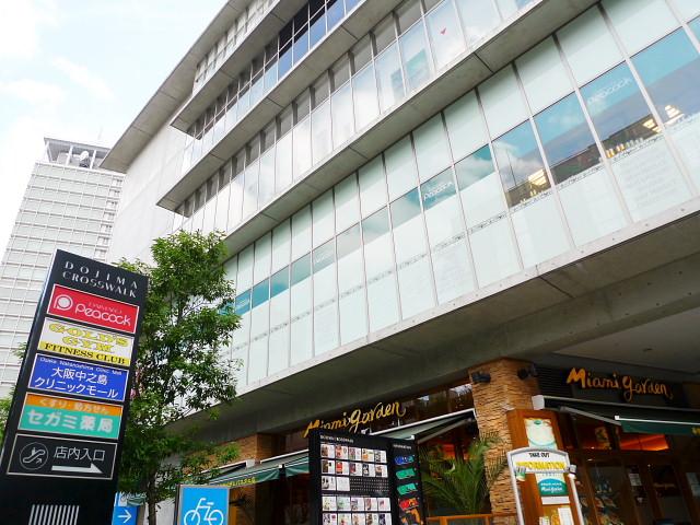 Shopping centre. Dojima until the cross walk 605m
