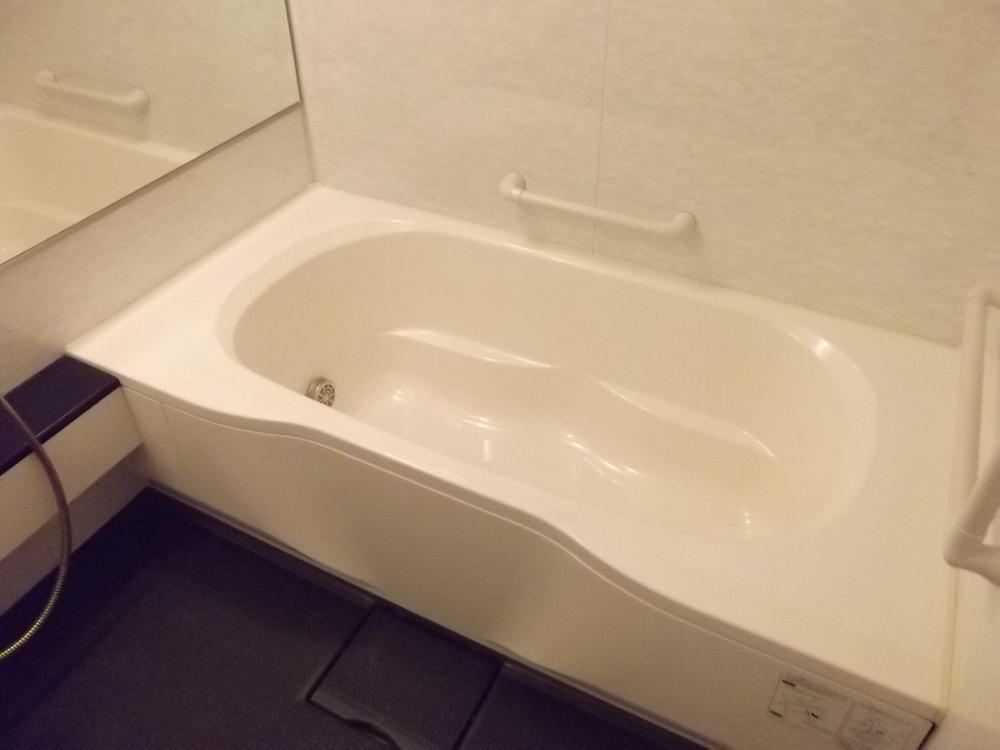 Bathroom. Indoor (12 May 2013) Shooting