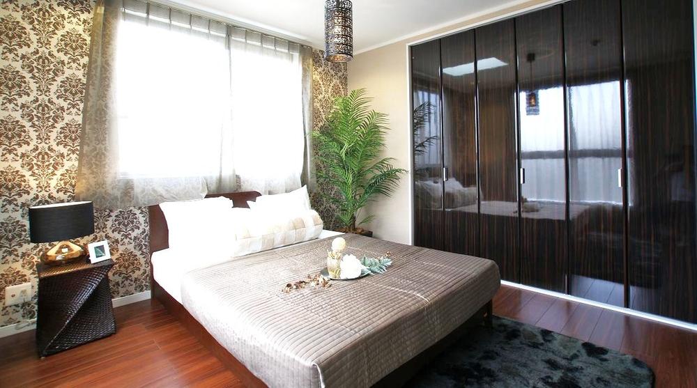 Living. Worthy of the mansion is located in the city center that Honjohigashi, We offer a classy bedroom. (Our example of construction)