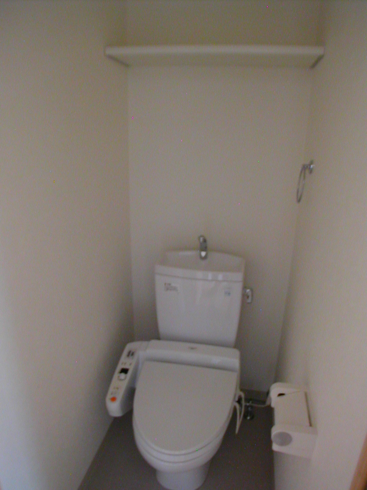 Toilet. Washlet equipped! ! 