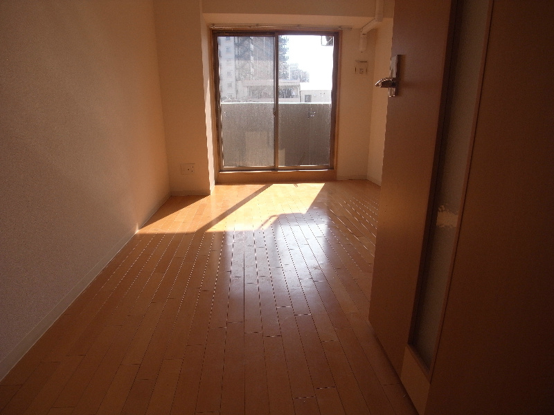 Living and room. Beautiful flooring.