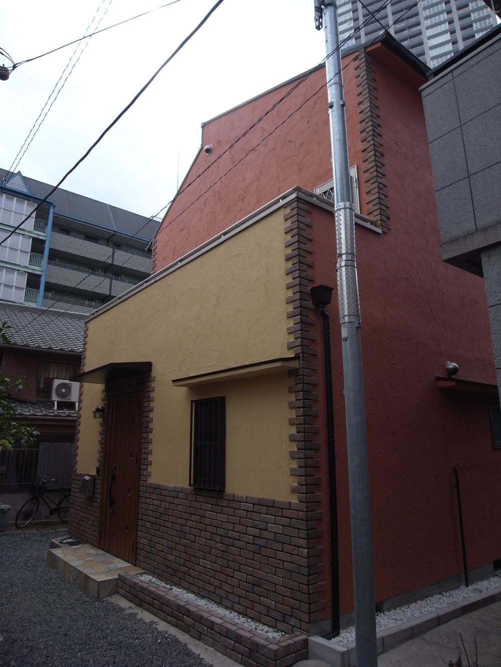 Local appearance photo. Cute outer wall house of