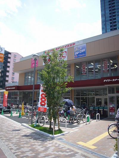 Supermarket. Daily qanat Izumiya heaven six Tenokuchi store up to (super) 176m