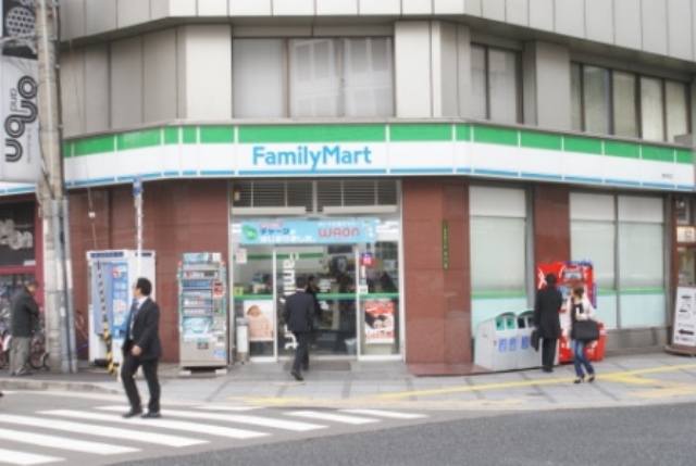 Convenience store. 125m to FamilyMart Shin Umeda store (convenience store)