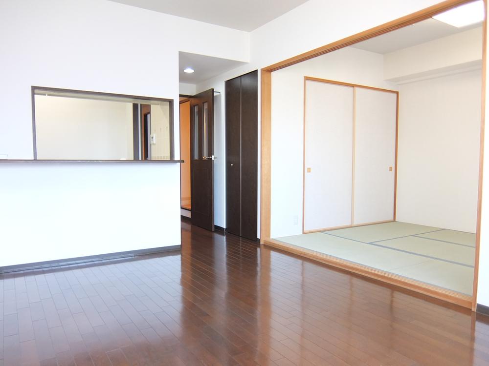 Living. Living and Japanese-style room