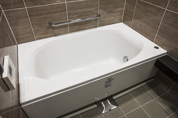 Bathing-wash room.  [Oval bathtub] It wraps the body, Tub gives us peace. And the part corresponding to the neck becomes friendly R shape, You can bathe relax (same specifications)