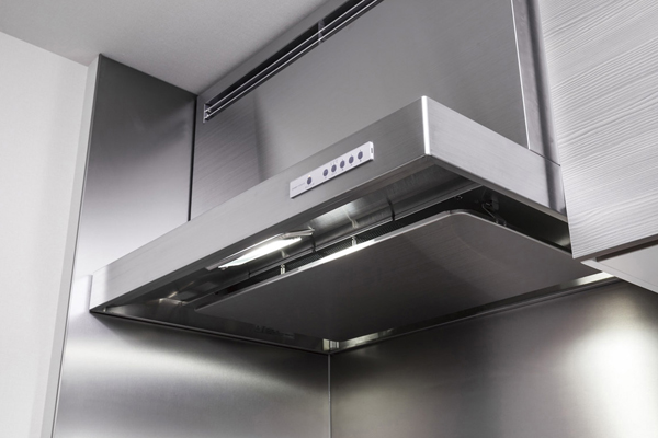 Kitchen.  [Stainless steel range hood] Conduct exhaust air supply at the same time, Same hourly wage waste types that firm discharge the smoke and heat. Since the current plate is a stainless steel, Care, such as oil, dirt is also easy (same specifications)