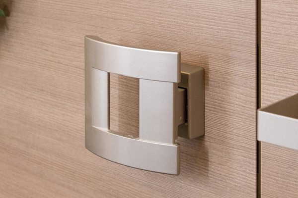 Other.  [Push-pull door handle] Push ・ It can only be the opening and closing of the door in a draw. Small children and the elderly can also be opened and closed easier (same specifications)