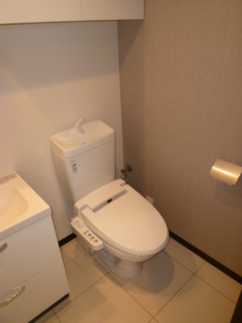 Toilet. Washlet equipped! ! 