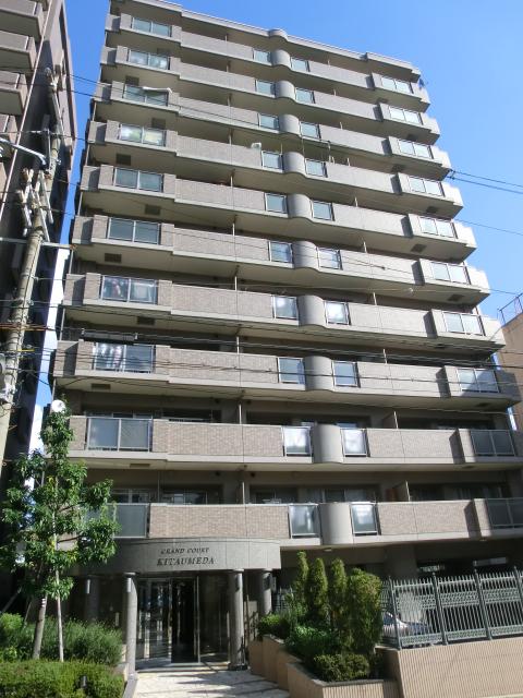 Local appearance photo. Stylish appearance