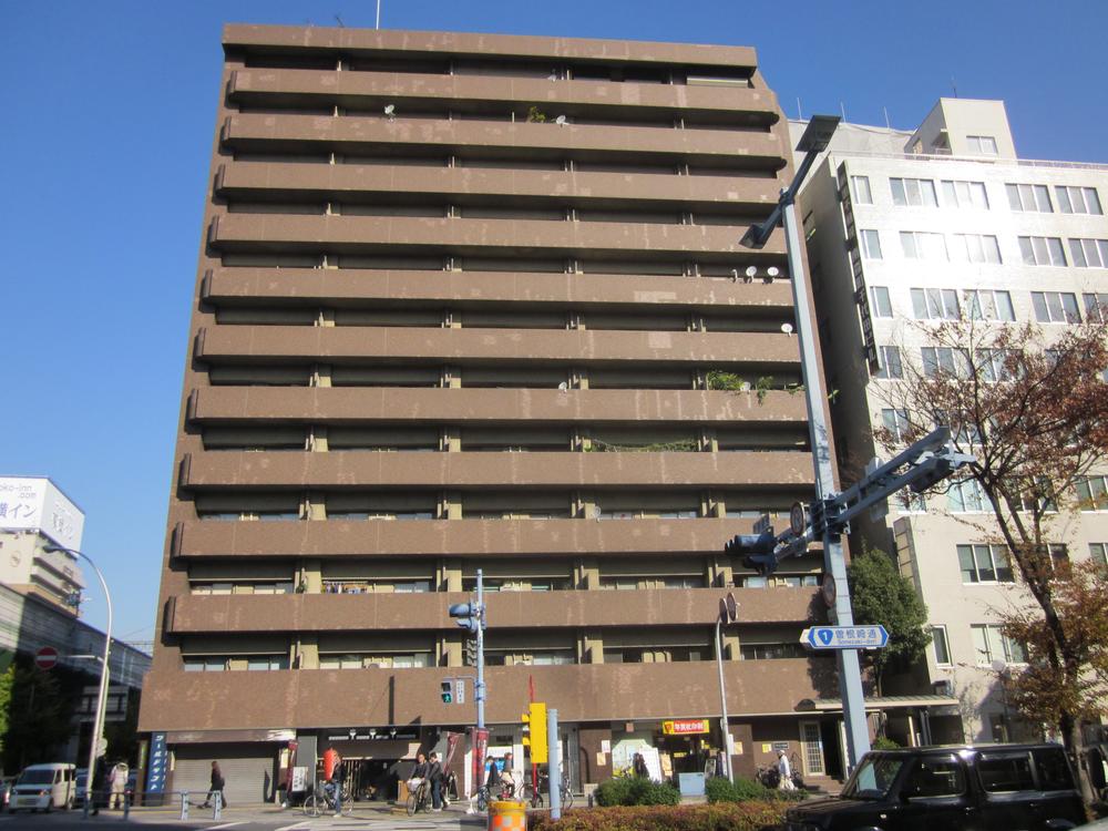 Local appearance photo. Mansion appearance