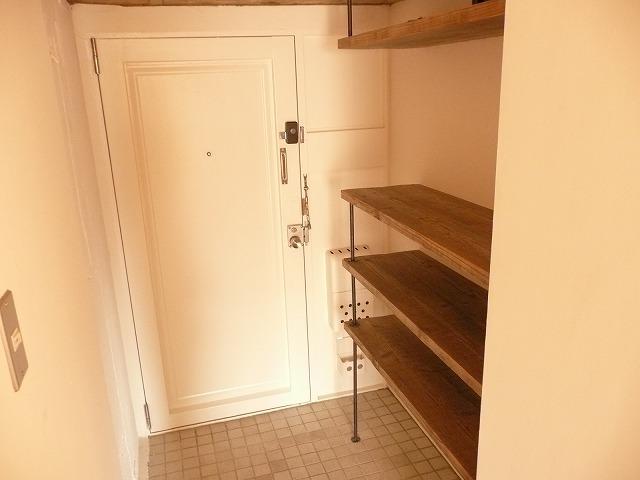 Entrance. Entrance, such as a display shelf of miscellaneous goods shop