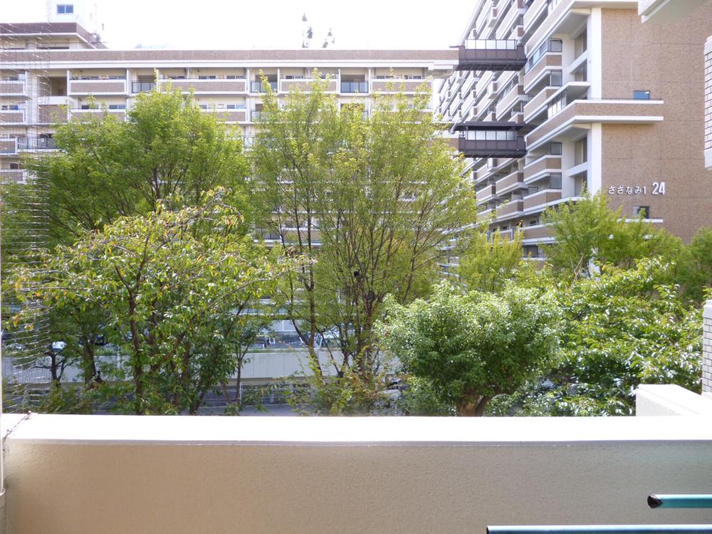 View photos from the dwelling unit. View from the site (October 2013) Shooting