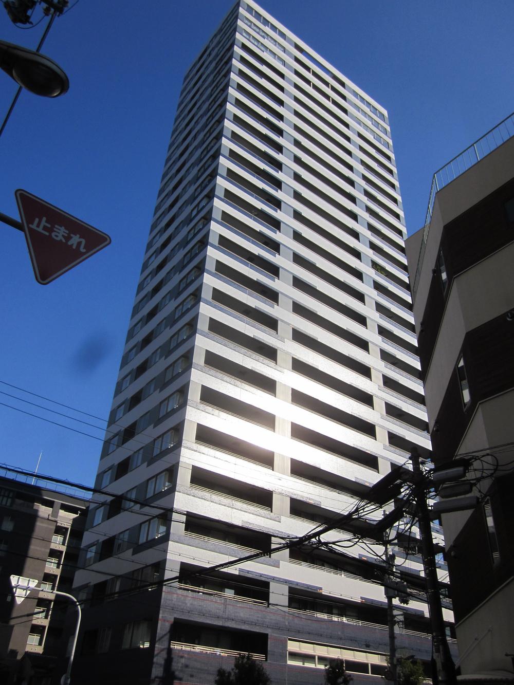 Local appearance photo. Mansion appearance