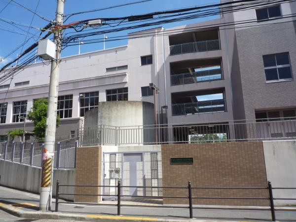 Junior high school. Tenma is a junior high school there is a 1520m popular until junior high school.