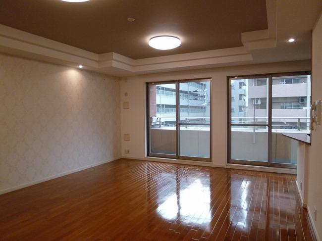 Living. For the current you live, The photograph is an image.  ※ In fact the room is based on white.