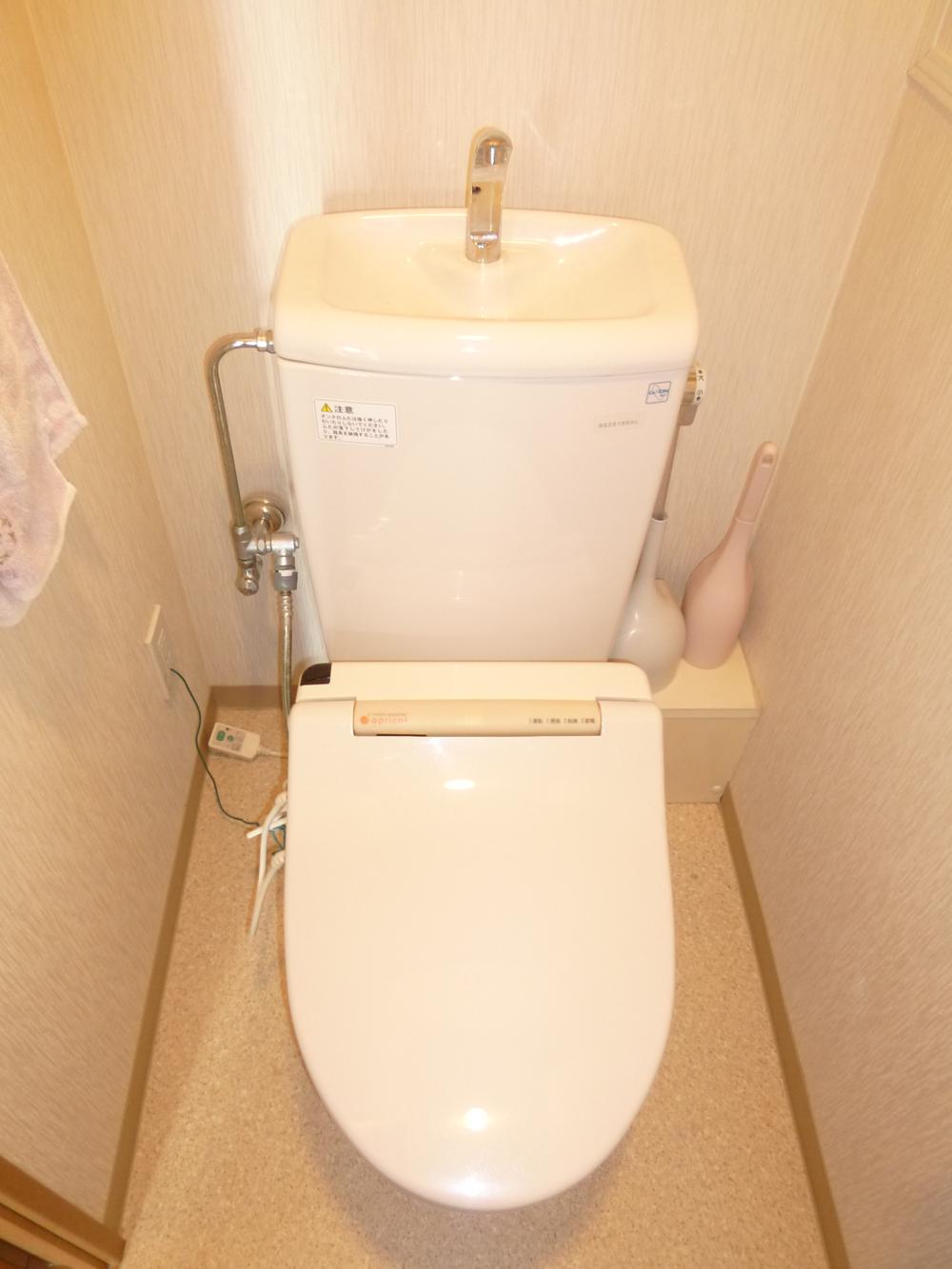 Toilet. Toilet (November 2013) Shooting