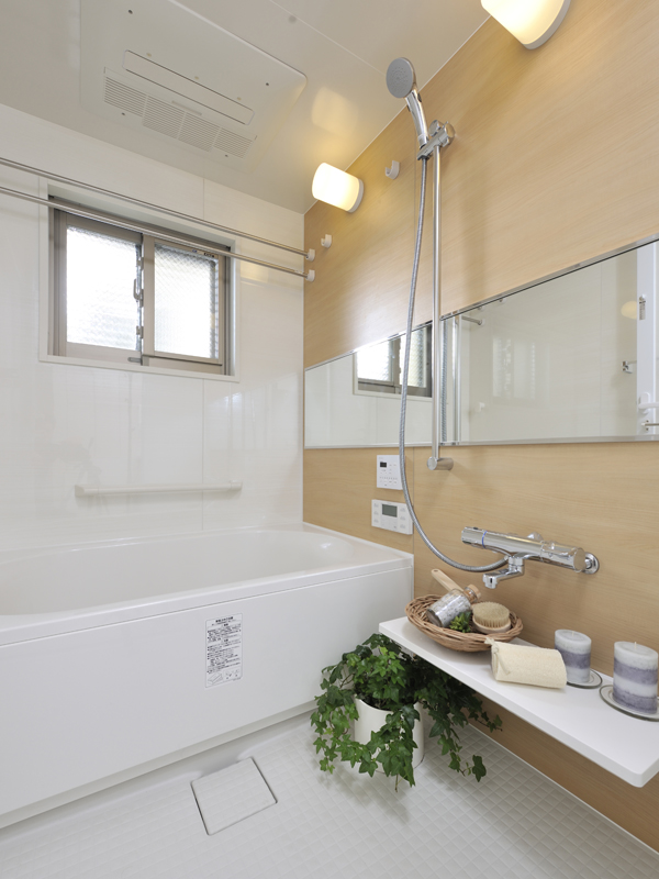 Bathing-wash room.  [bathroom] Zentei standard equipped with a window in the bath where moisture is likely to be confined. By entering the nature of the wind and the light from the window, In the clean and pleasant space bathroom (A type model room)
