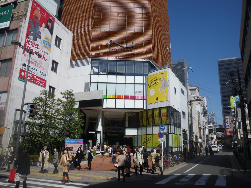Shopping centre. Such as lunch or tea time can enjoy 1000m trendy cafe to NU Chayamachi! Tower Records and sporting goods store, fashion ・ Various stores such as miscellaneous goods are satisfied, Play one day is a shopping facility.