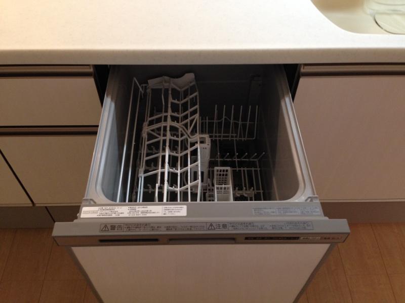 Kitchen. ◆ Dishwasher