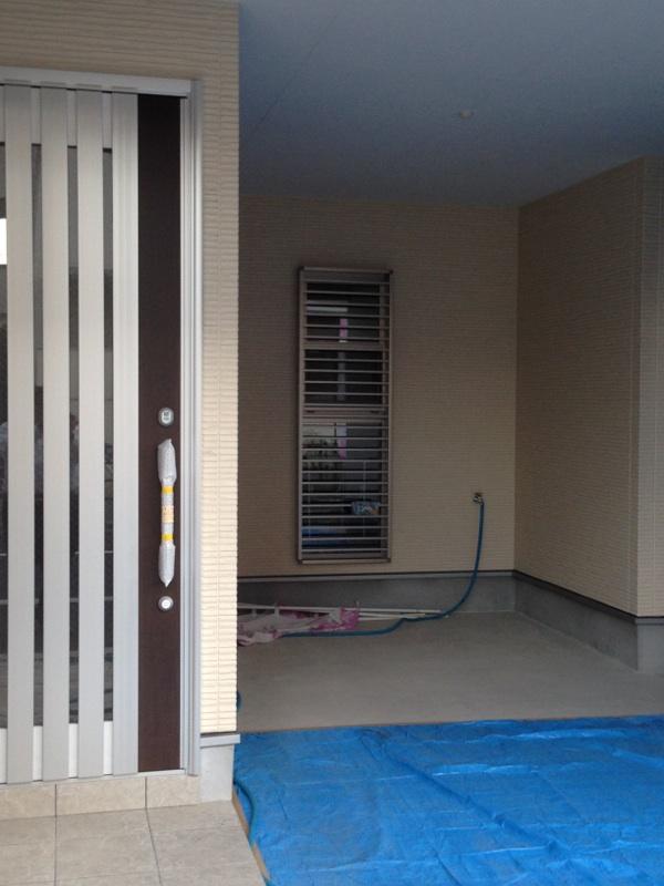 Parking lot. ◆ Parking Lot