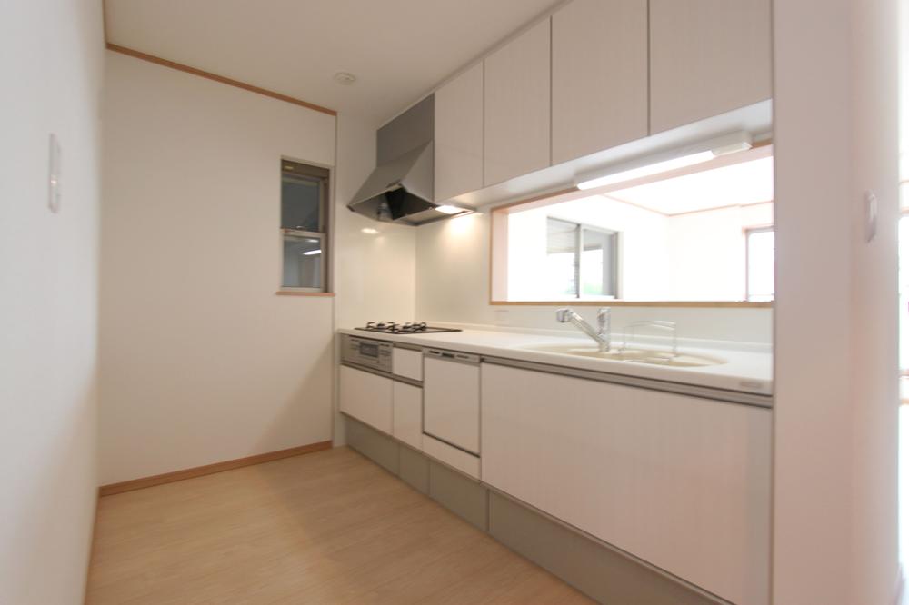Kitchen.  ◆ kitchen System kitchen fully equipped, such as dishwasher