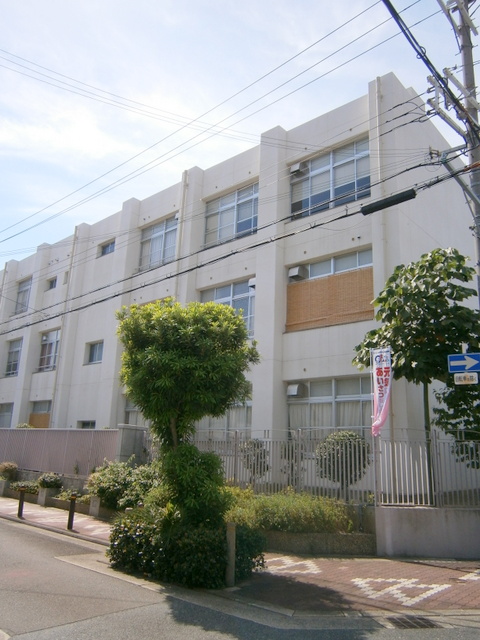 Primary school. 625m to Osaka Municipal Baiko elementary school (elementary school)