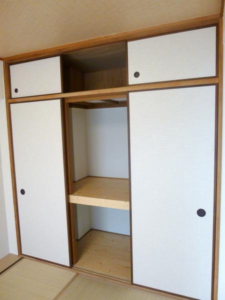 Receipt.  [Konohana-ku, buying and selling] There housed in a Japanese-style room ☆