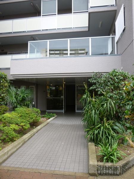 Entrance.  [Konohana-ku, buying and selling] Elevator is equipped ☆