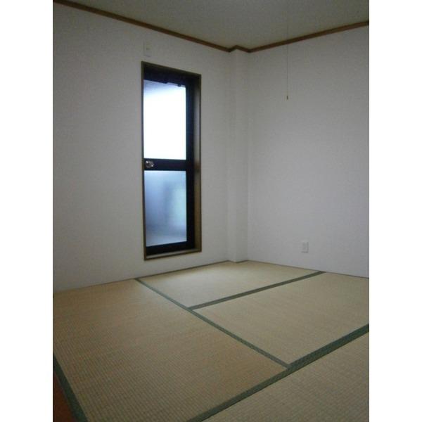 Non-living room. Second floor Japanese-style room is located in a balcony