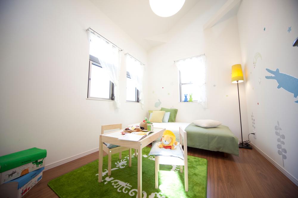 Non-living room.  [Same specifications] Children's room