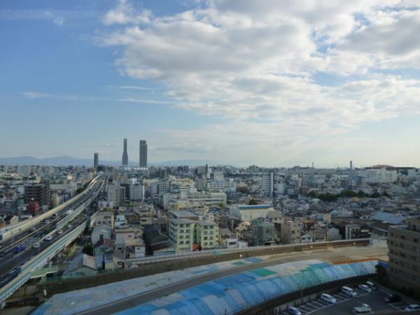 View photos from the dwelling unit. You can view the Osaka city from balcony.
