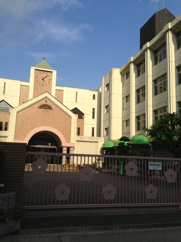 Primary school. 684m to Osaka Municipal Takami Elementary School