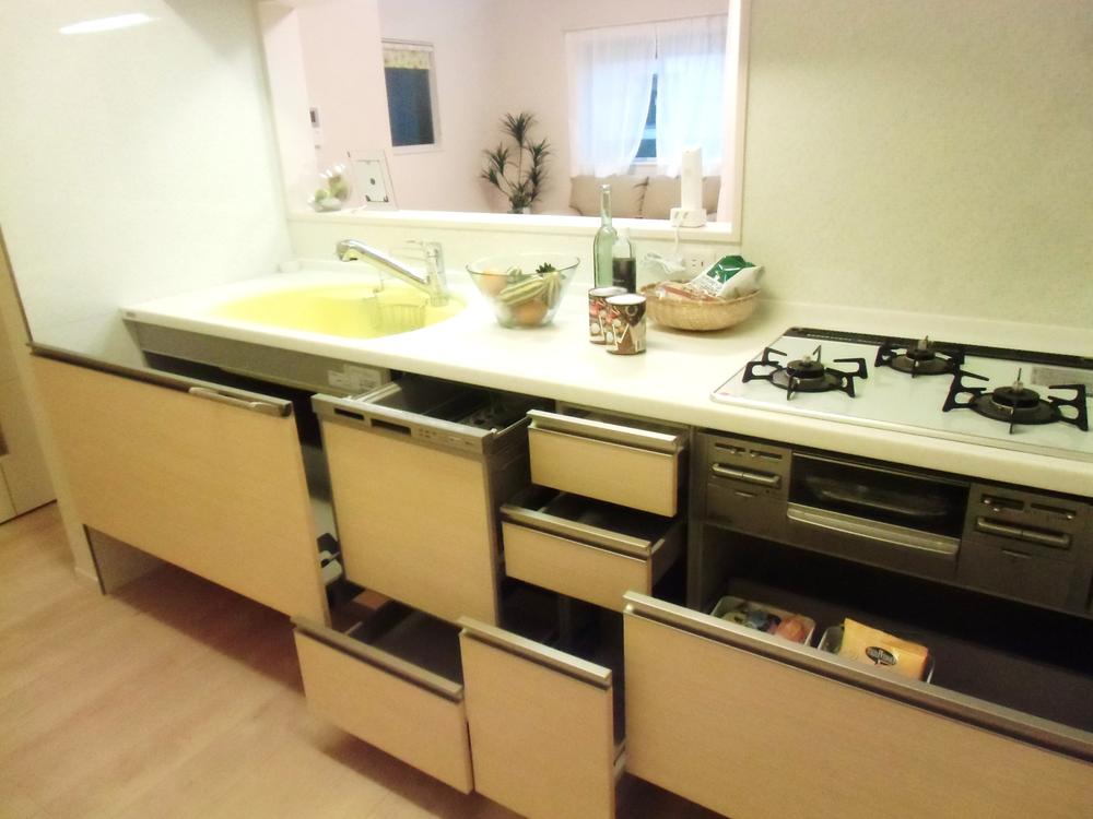 Model house photo.  ◆  ◆  kitchen  ◆  ◆ Wide kitchen space, Making it easy to use with plenty of storage. «Model house No. 13 area»