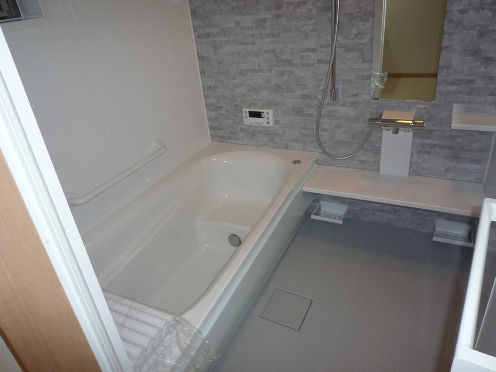 Bathroom. Local (10 May 2013) Shooting