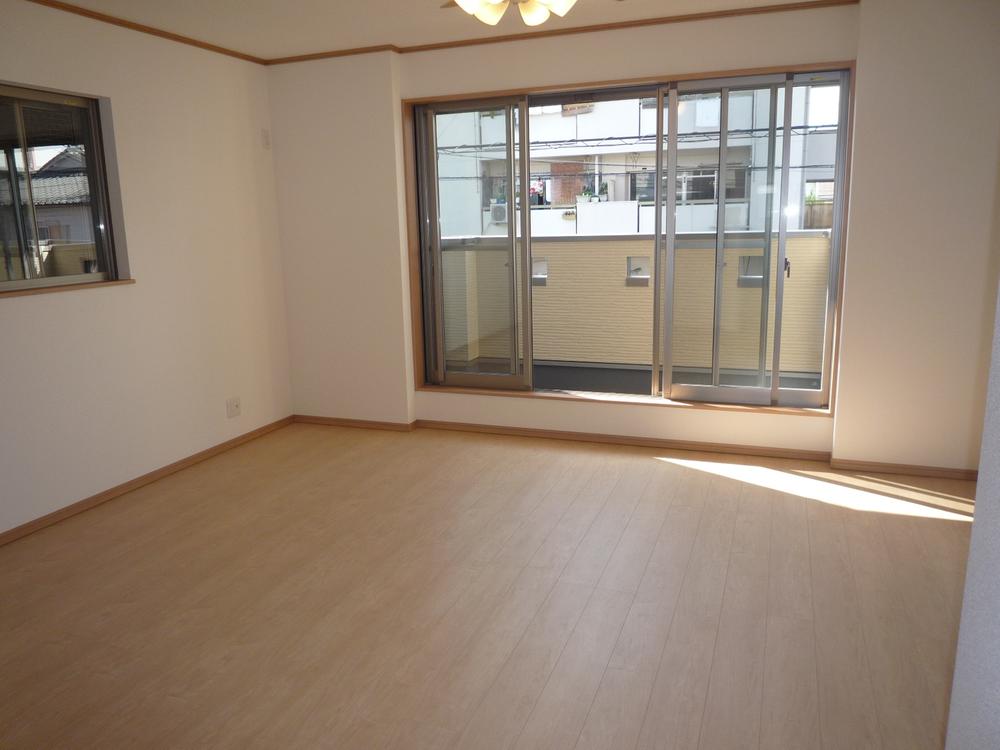 Living. Local (10 May 2013) Shooting