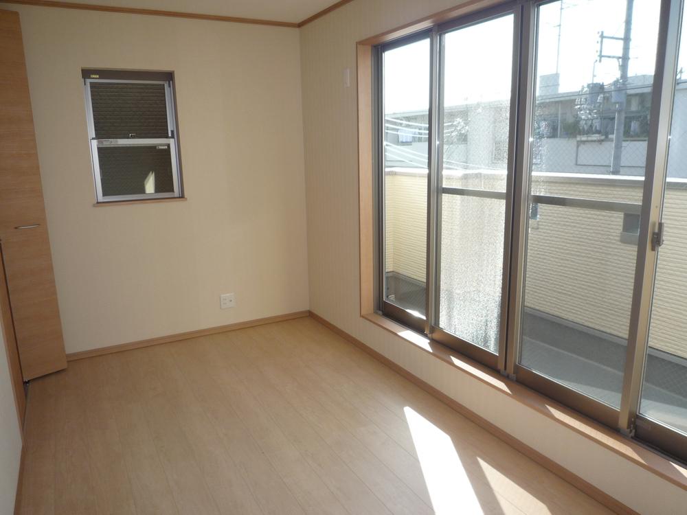 Non-living room. Local (10 May 2013) Shooting