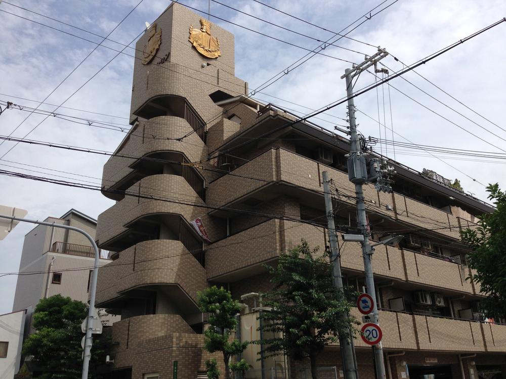 Local appearance photo. Beautiful and stout, This appearance