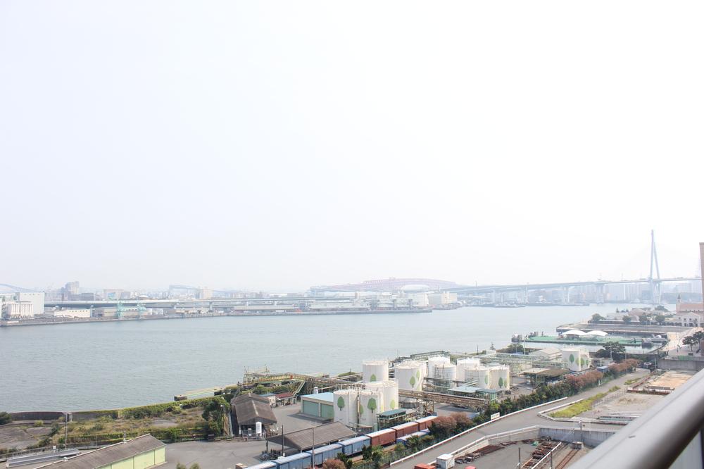 View photos from the dwelling unit. View from the site (December 2013) Shooting