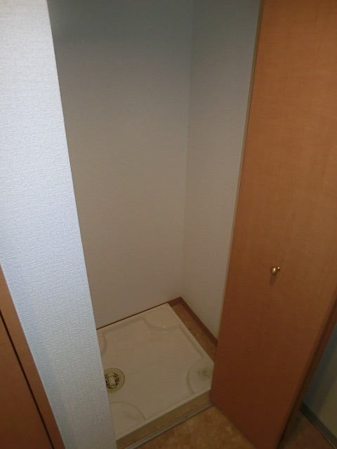 Other Equipment. It is a door with a washing machine inside the room (* ^^) v