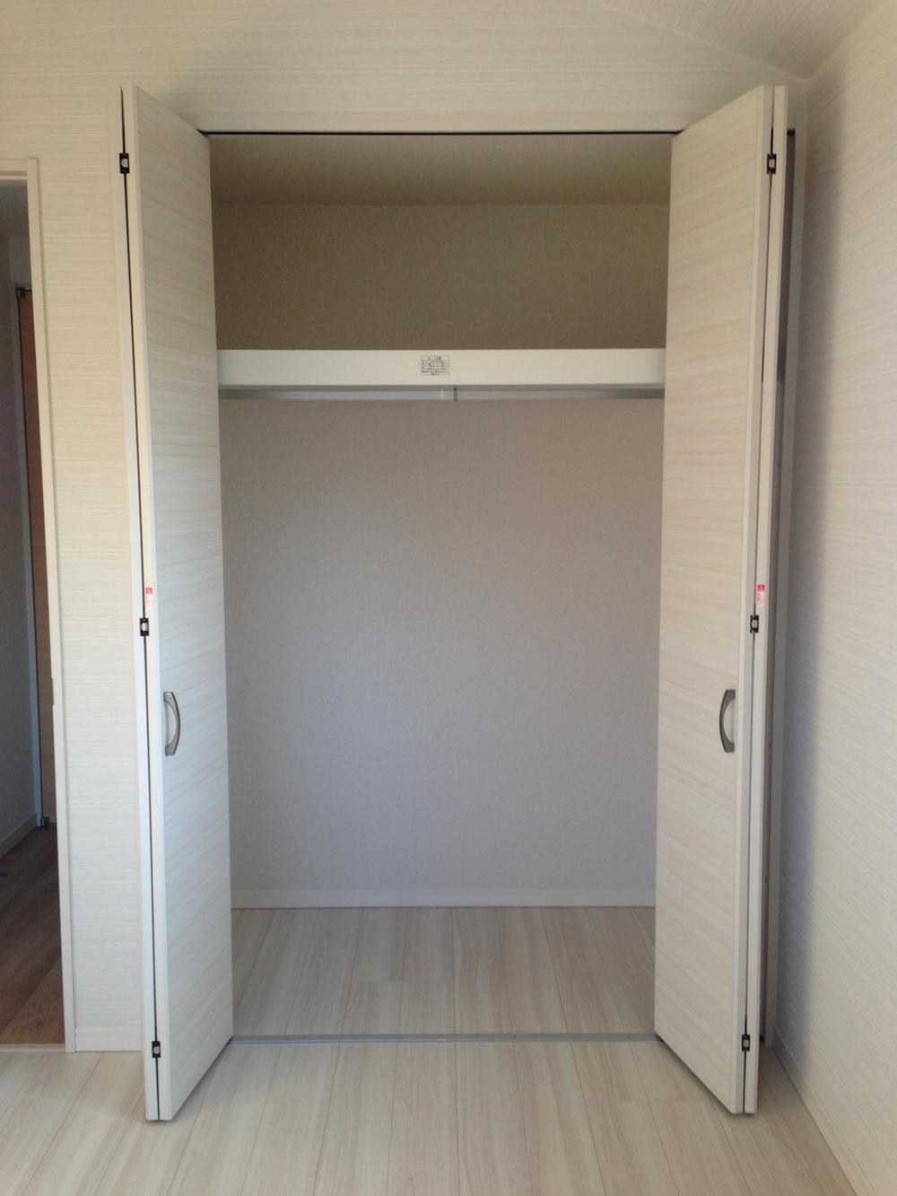 Receipt. All room with storage!  It is perfect for one with a lot of luggage!