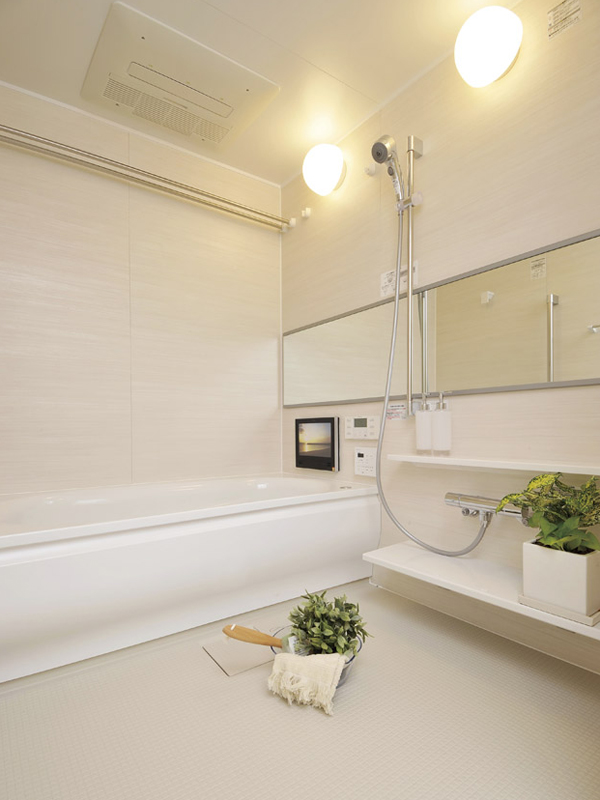 Bathing-wash room.  [Bathroom] Ready for the bath in one switch is completed Otobasu or bathroom heating dryer, Adopting the dry early Karari floor such as the variety of equipment. Bathroom that was to form the commitment to relaxation time, Universal design has been adopted ( ※ )