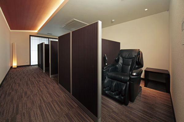 Shared facilities.  [Relaxation Room] You can use, such as during the relaxation room with massage chair has been installed is to play the children in the children's room in the apartment