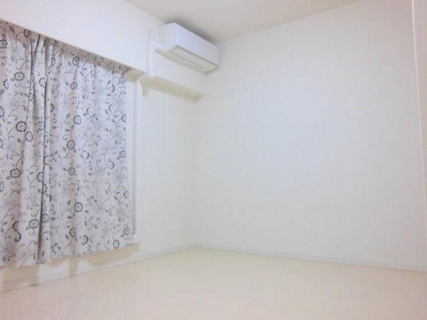 Non-living room.  [Konohana-ku, buying and selling] Western-style is about 6.5 Pledge ☆