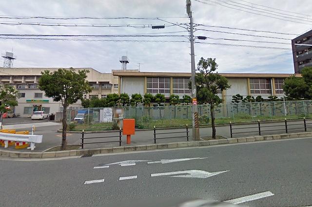 Junior high school. 431m to Osaka Municipal Kasugadenaka school