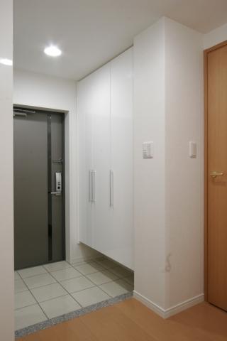 Same specifications photo (bathroom). It will be construction cases.