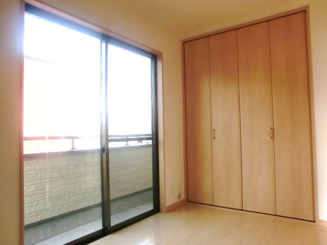 Non-living room. Indoor (February 2013) Shooting