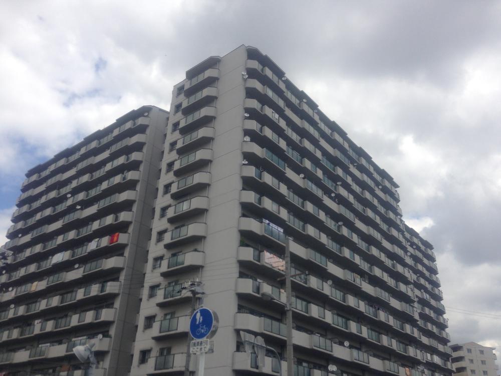 Local appearance photo. Number of houses many large-scale apartment